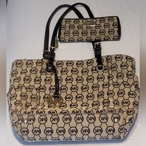 Michael Kors Beige and Black Women's Tote Bag